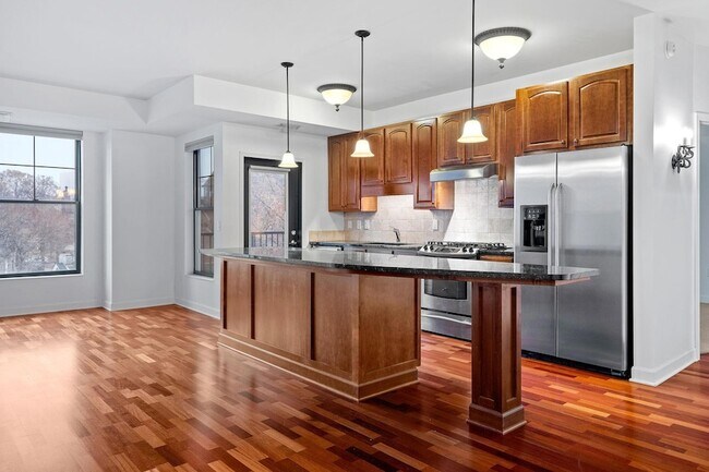 Foto del edificio - 317 Groveland Ave