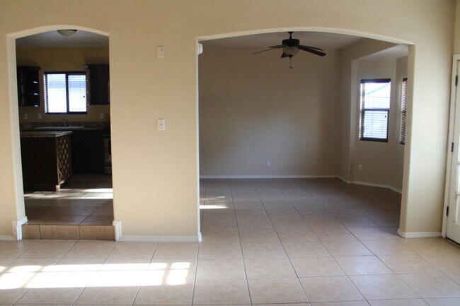 Foto del edificio - 3645 SAMMY REECE