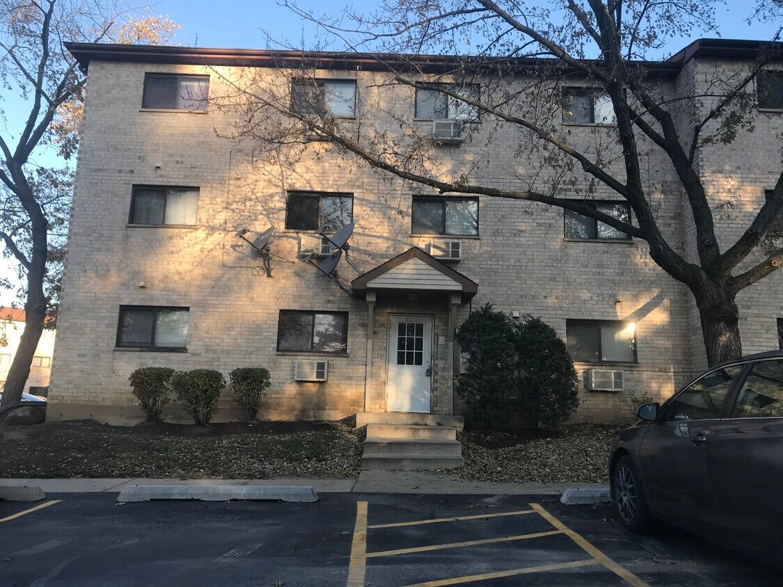 Primary Photo - 500 Spruce Dr