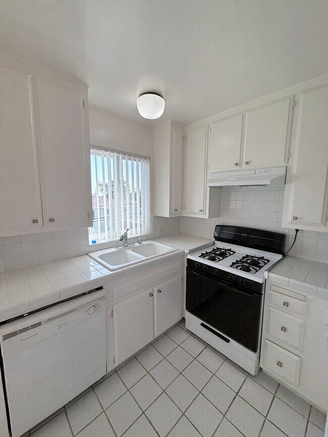 Foto del edificio - 4432 Franklin Ave