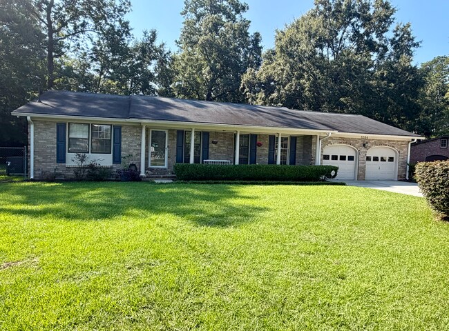 Foto del edificio - 8364 Greenridge Rd