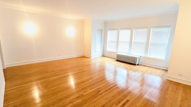 Building Photo - 4011 N Avers Ave