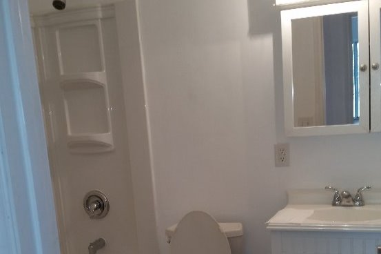 full bath - 1573 Bridge Run Rd