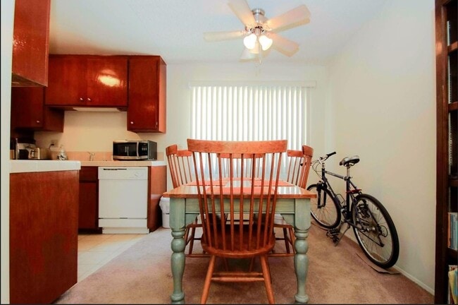 Foto del edificio - Casa De Windsor - North Clairemont