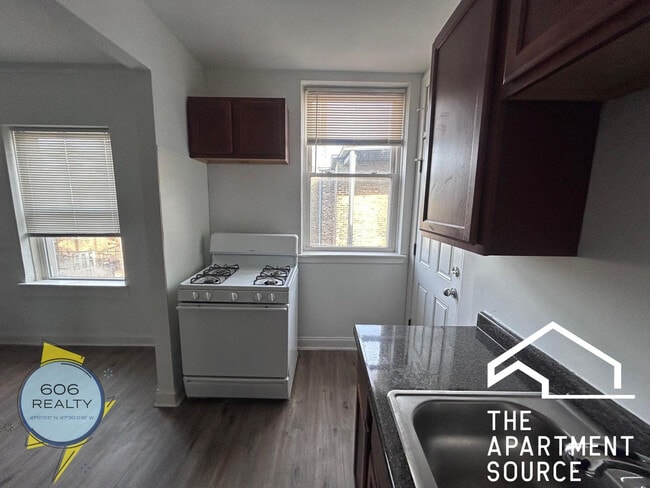 Foto del edificio - 2004 W Jarvis Ave