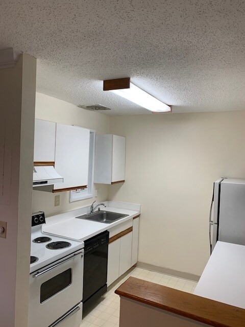 Cocina - 1732 W Abingdon Dr