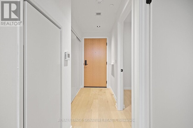 Building Photo - 41 Dovercourt Rd