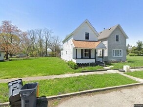 Building Photo - 2415 Cedar St