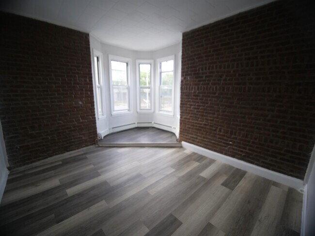 Building Photo - 557 Ocean Ave