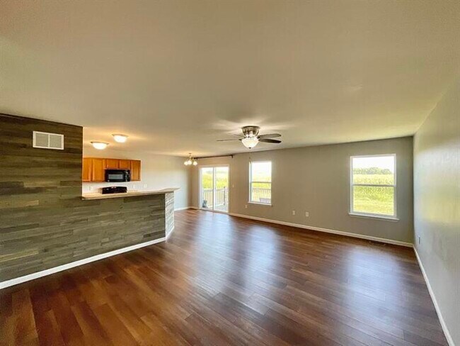 Foto del edificio - 830 Harbor Woods Dr