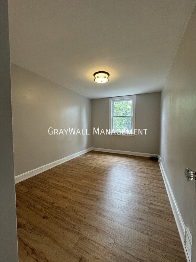 Foto del edificio - 480 Westmont Dr
