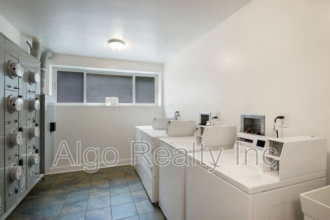 Foto del edificio - 729 E 16th St