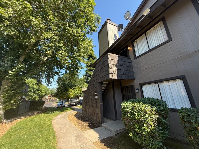 Foto del edificio - 1190 S Winery Ave