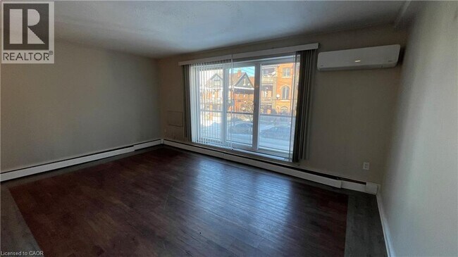 Building Photo - 326 Hunter St E