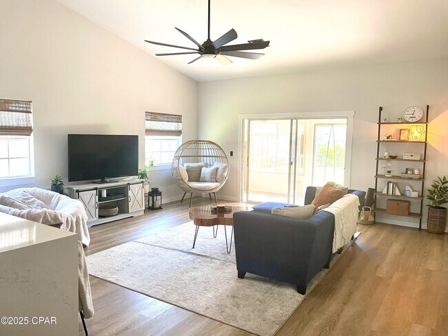 Building Photo - 205 Covington St