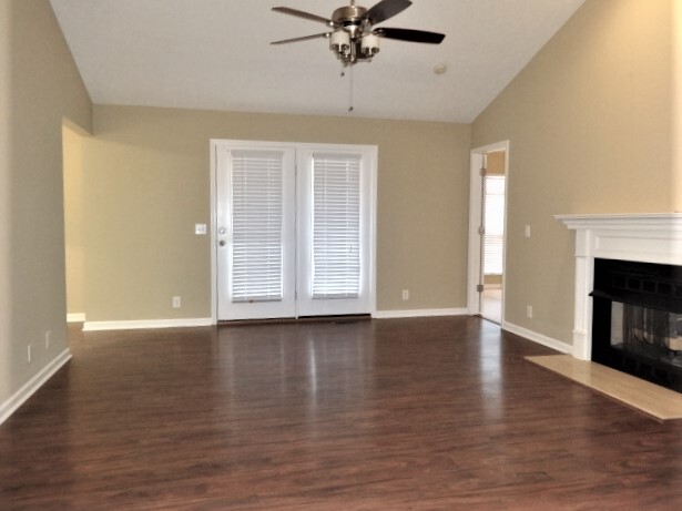 Building Photo - 139 Rose Garden Ln