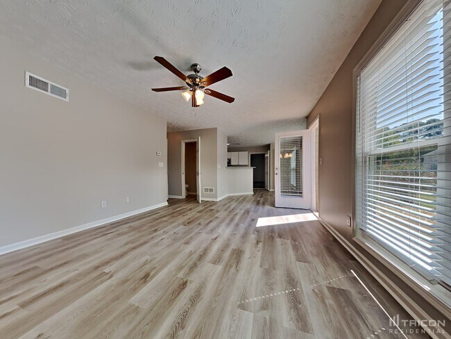 Foto del edificio - 2700 Peachtree Parc Ln
