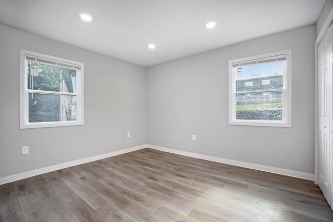 Building Photo - Palisades Apartments