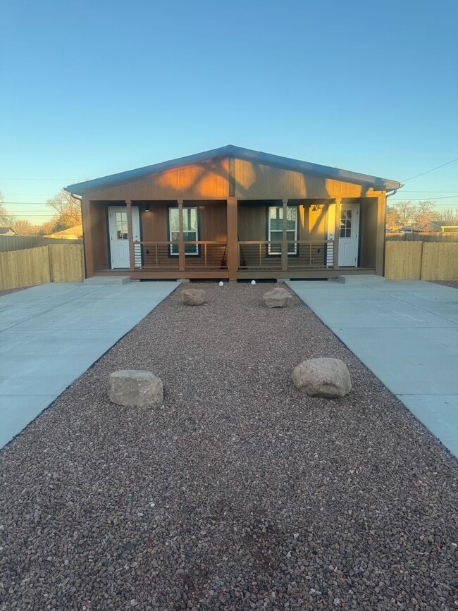 Building Photo - 632-634 Edna Ln