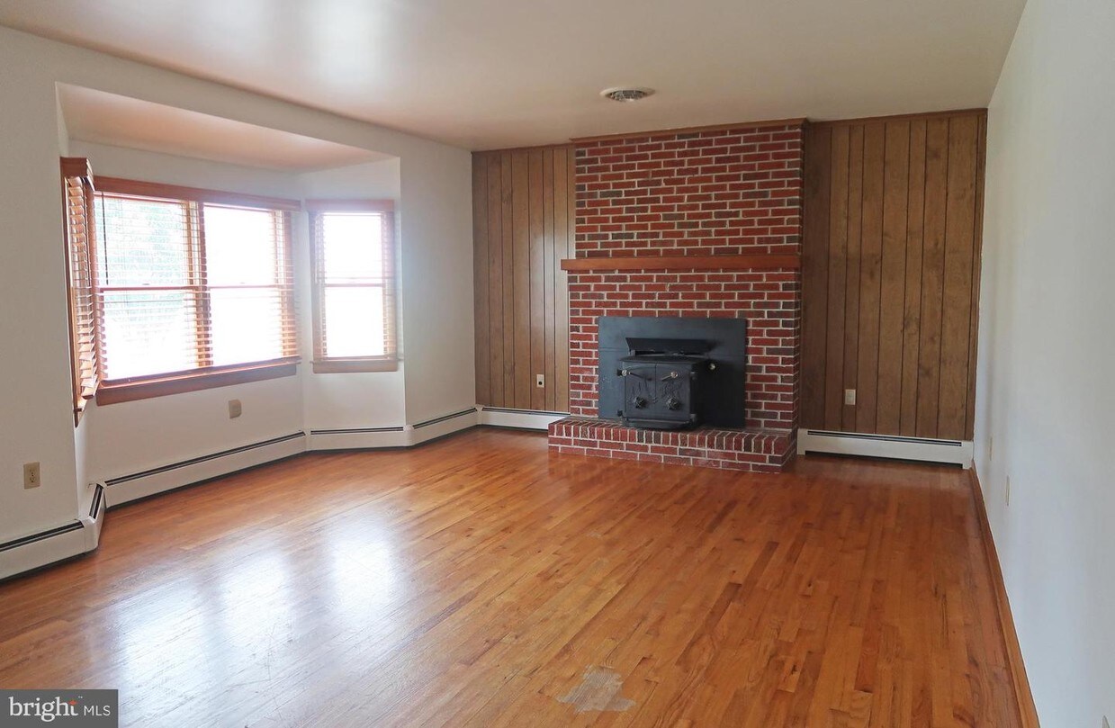 Primary Photo - 12111 Blades Rd