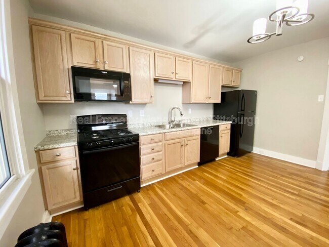 Foto del edificio - 5735 Phillips Ave