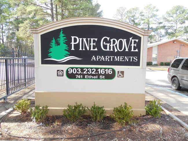 Building Photo - Pine Grove