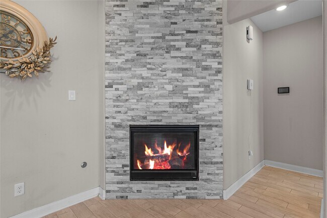 Building Photo - 4303 Shaded Arbor Way