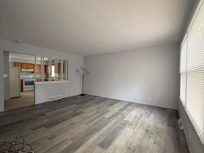 Foto del edificio - Updated 3 Bedroom - 1.5 Bath Duplex in Lake Geneva