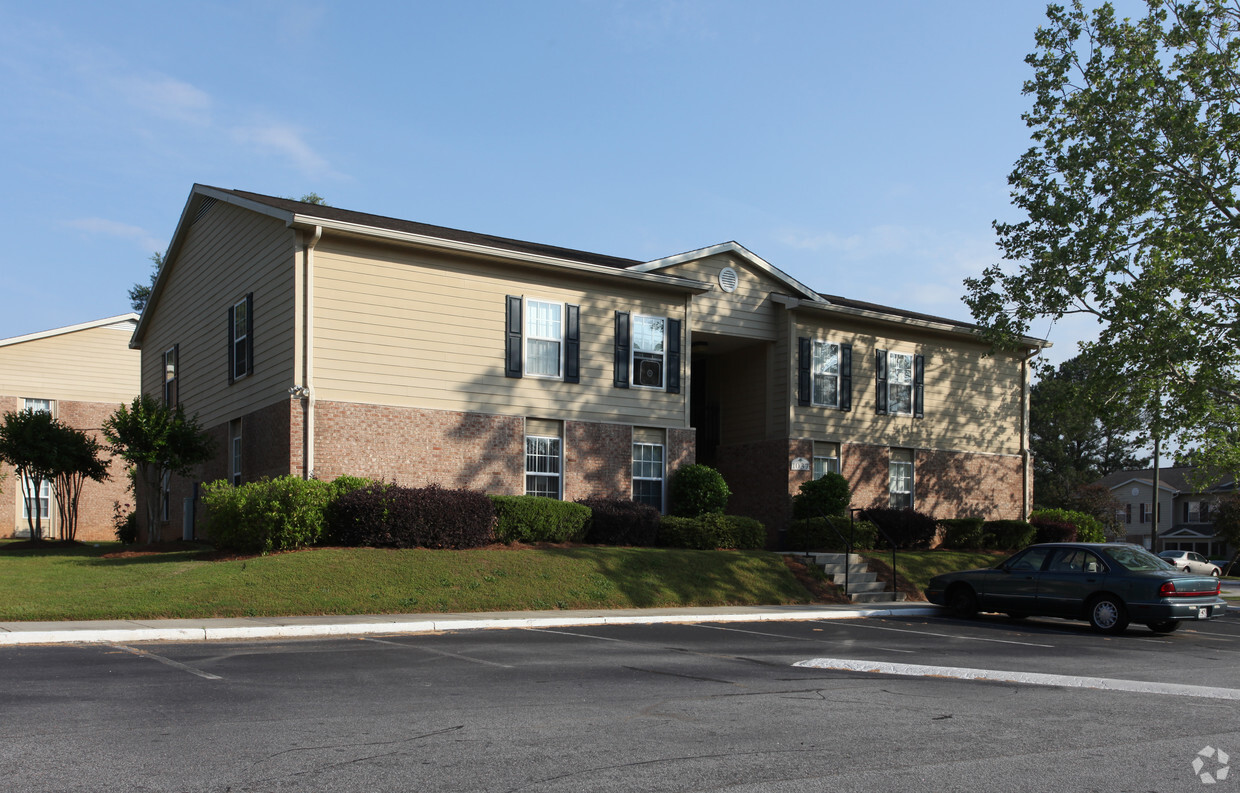 Building Photo - Towne Pointe Apartment Homes