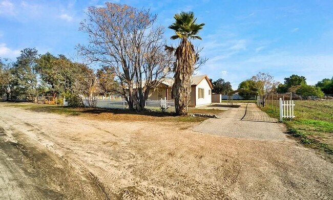 Building Photo - 29533 Alicante Dr