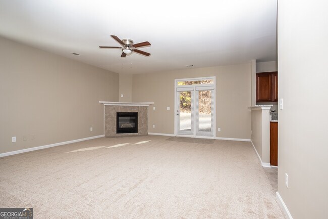 Foto del edificio - 2196 Greenwood Meadows Ln