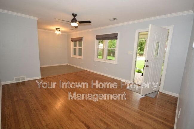 Foto del edificio - 1222 Crestwood Dr SE