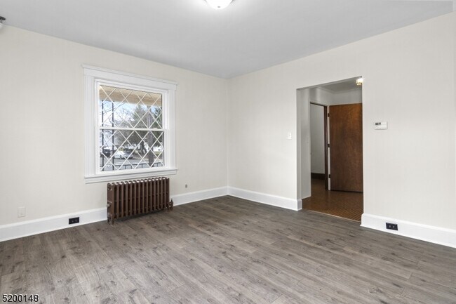 Building Photo - 87 E Somerset St