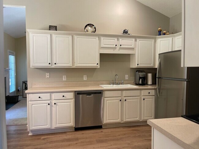 Building Photo - 619 Heathrow Ct
