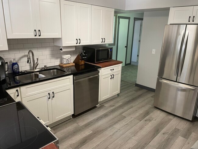 Foto del edificio - 14047 Pearlview Dr