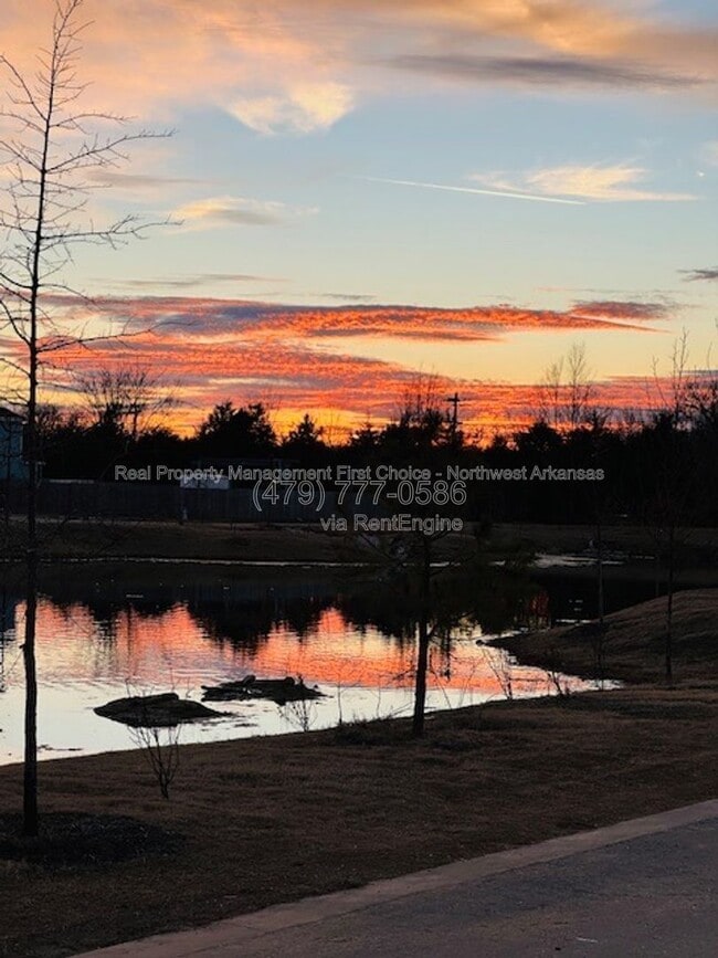 Building Photo - 4802 W Planetree St