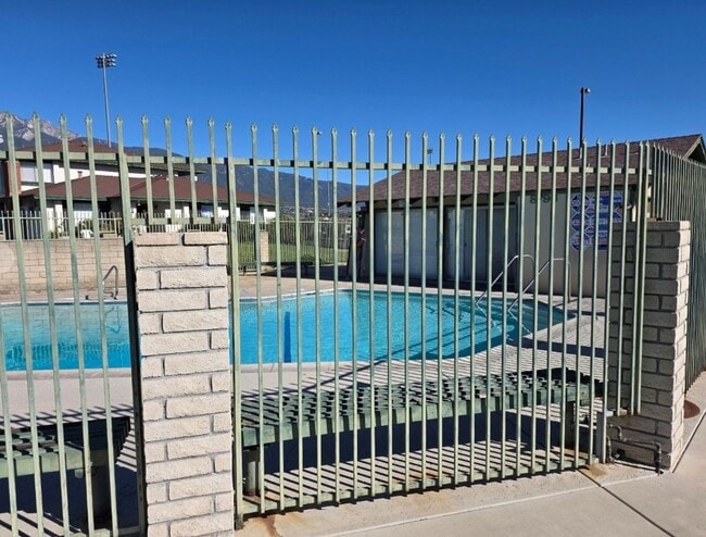 Foto del edificio - 8778 Lomita Dr