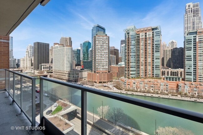 Foto del edificio - 420 E Waterside Dr