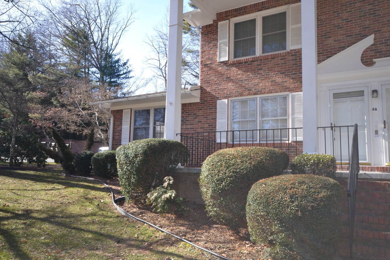 Primary Photo - 101 Boyd Drive Unit 4A