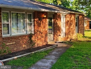 Building Photo - 936 Longfellow Ct