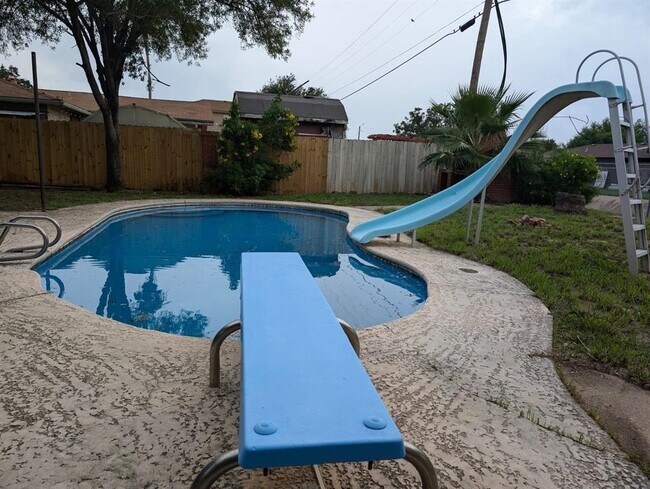 Building Photo - 4710 Pita Dr