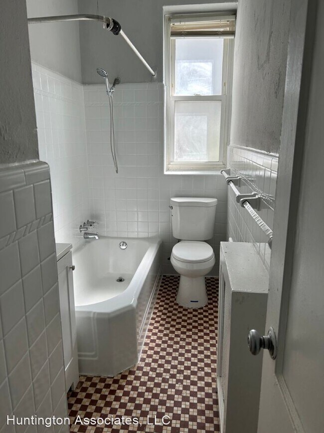 Building Photo - 1 br, 1 bath House - 11 S Nashville Ave, #B1