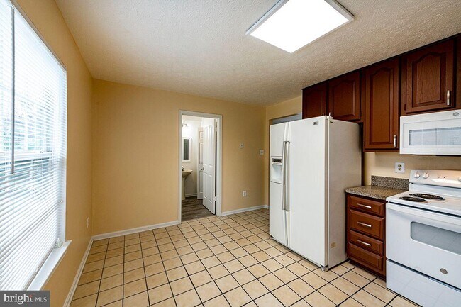 Building Photo - 9410 Loch Leven Ct