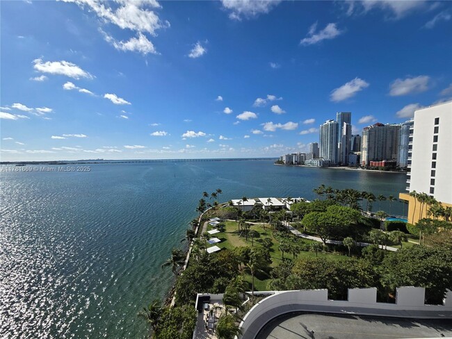 Building Photo - 800 Claughton Island Dr