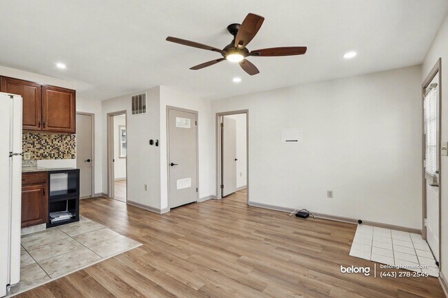 Foto del edificio - 5909 Berwyn Rd