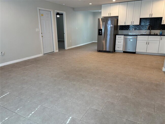 Foto del edificio - 8363 Jennifer Ln