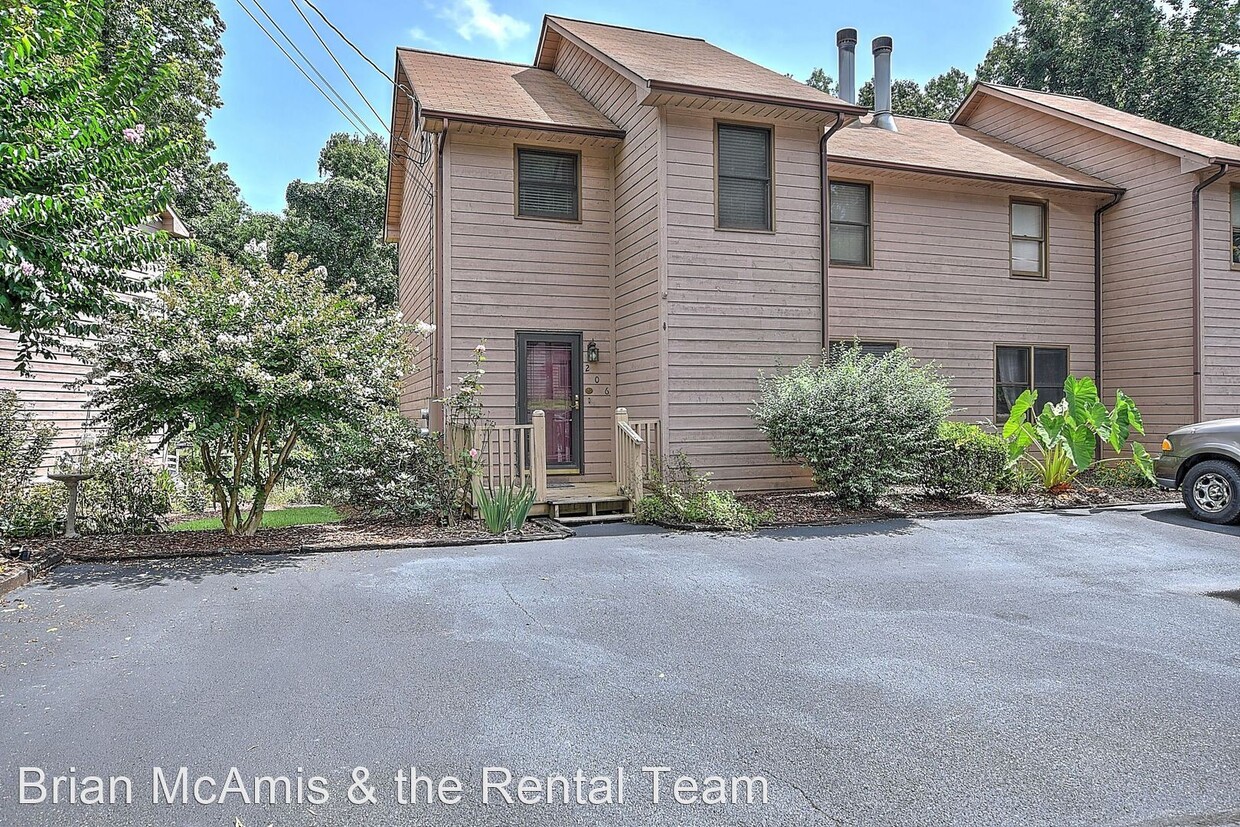 Primary Photo - 2 br, 1.5 bath House - 206 Windridge Colony