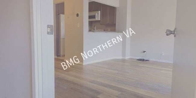 Building Photo - 900 N Stafford St