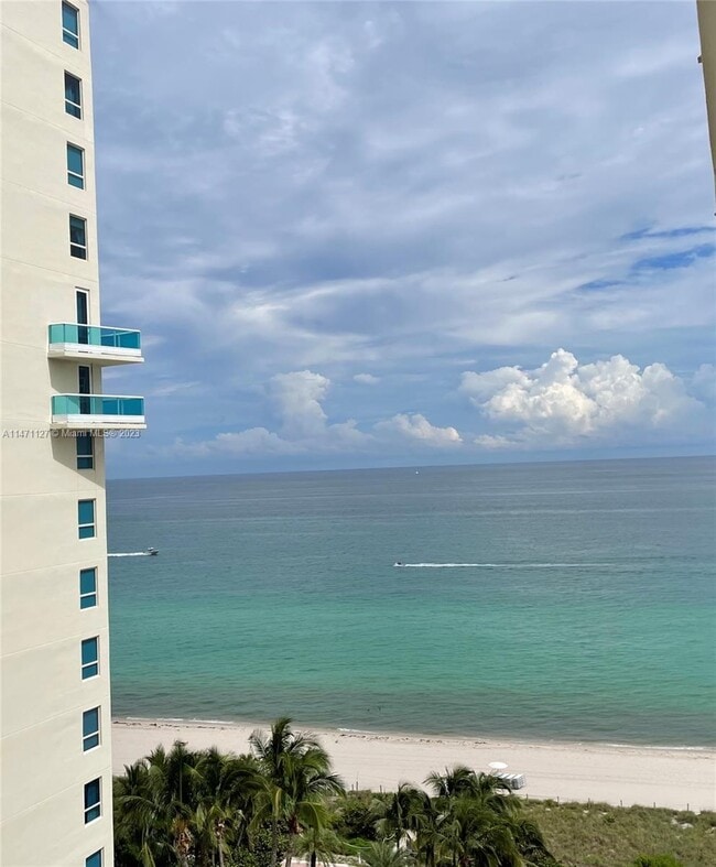 Building Photo - 5005 Collins Ave