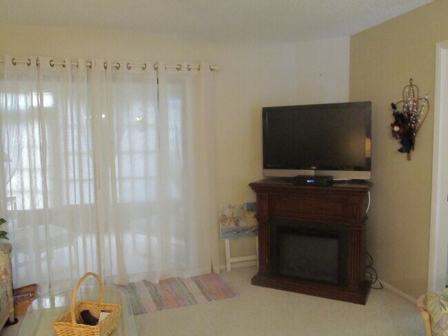 Foto del edificio - 2950 Clubview Dr